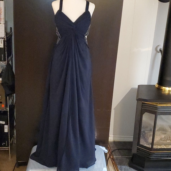 👗 Evening Dress - Picture 1 of 8